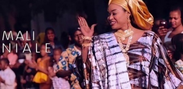 Sanctions de la Cedeao : Le cri du cœur de la chanteuse malienne, Oumou Sangare
